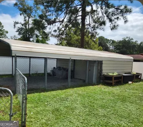 775 S 6th St, Jesup, GA 31545