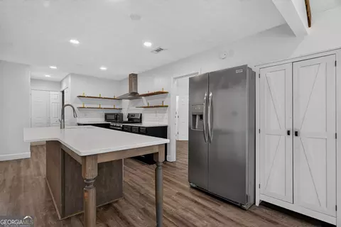 Kitchen - 412 Lexington Park Dr, Lagrange, GA 30241 photo 2 of 4