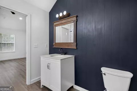 Bath - 412 Lexington Park Dr, Lagrange, GA 30241 photo 1 of 5