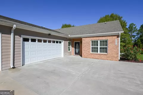 3504 Commonwealth Cir, Newnan, GA 30263