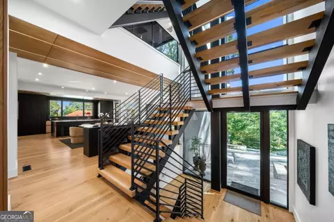 1033 Reeder Cir NE, Atlanta, GA 30306