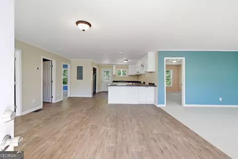 Living - 2421 E Silver Shoals Rd, Toccoa, GA 30577 photo 1 of 8
