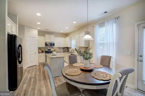 Dining - 19 Rivers End Way, Dallas, GA 30132 photo 3 of 4