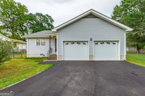 127 S Center St, Rossville, GA 30741