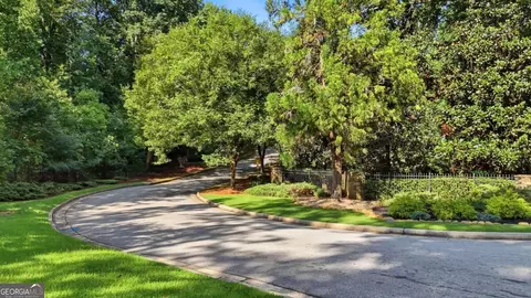2039 Fontainbleau Dr, Conyers, GA 30094