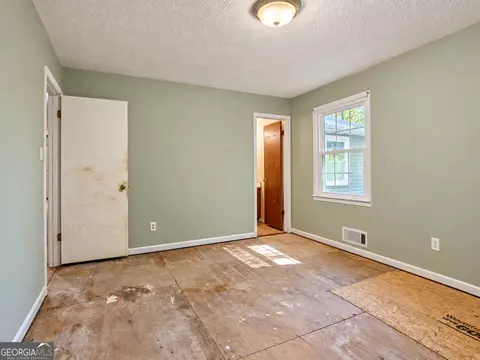 Bedroom - 149 Keys Ferry Rd, Jackson, GA 30233 photo 2 of 7