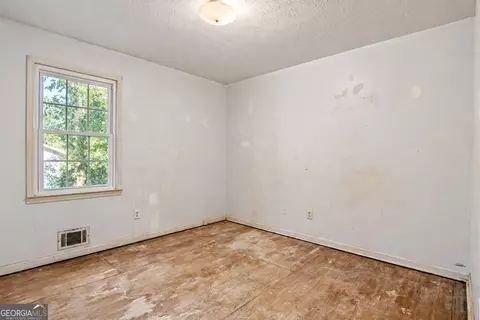 Bedroom - 149 Keys Ferry Rd, Jackson, GA 30233 photo 5 of 7