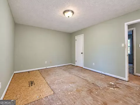 Bedroom - 149 Keys Ferry Rd, Jackson, GA 30233 photo 3 of 7