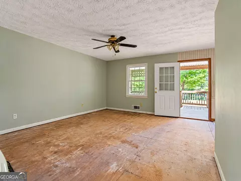 Living - 149 Keys Ferry Rd, Jackson, GA 30233 photo 1 of 4