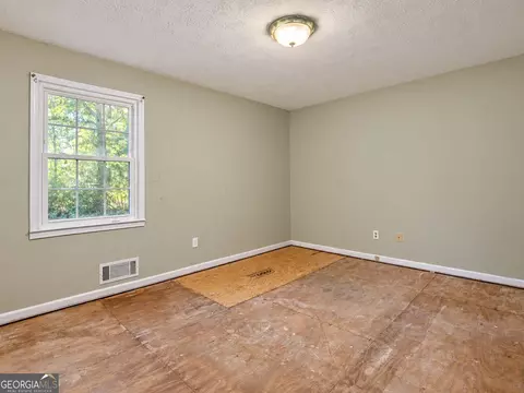 Bedroom - 149 Keys Ferry Rd, Jackson, GA 30233 photo 1 of 7