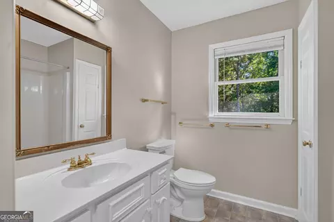 Bath - 108 Powers Ct, Lagrange, GA 30240 photo 3 of 3