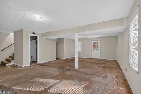 Living - 108 Powers Ct, Lagrange, GA 30240 photo 5 of 5