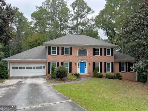 2562 River Knoll Dr SW, Lilburn, GA 30047