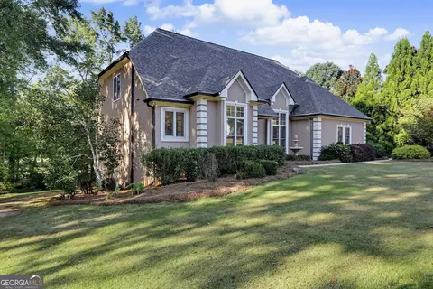 Exterior - 884 Fairway Dr, Monroe, GA 30655 photo 3 of 14