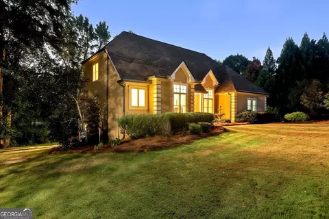 Exterior - 884 Fairway Dr, Monroe, GA 30655 photo 11 of 14