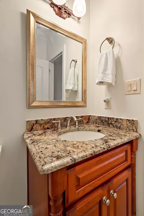 Bath - 884 Fairway Dr, Monroe, GA 30655 photo 5 of 8