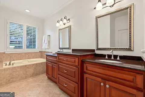 Bath - 884 Fairway Dr, Monroe, GA 30655 photo 2 of 8