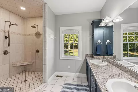 Bath - 490 Middle River Rd, Americus, GA 31709 photo 1 of 5