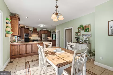 Dining - 490 Middle River Rd, Americus, GA 31709 photo 1 of 3