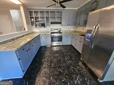 Kitchen - 290 Emerald Dr, Clarkesville, GA 30523 photo 3 of 5