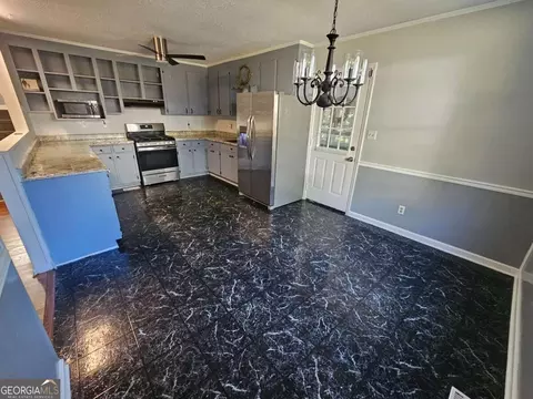 Kitchen - 290 Emerald Dr, Clarkesville, GA 30523 photo 4 of 5
