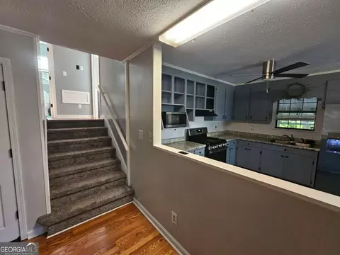 Entry Way - 290 Emerald Dr, Clarkesville, GA 30523 photo 2 of 3