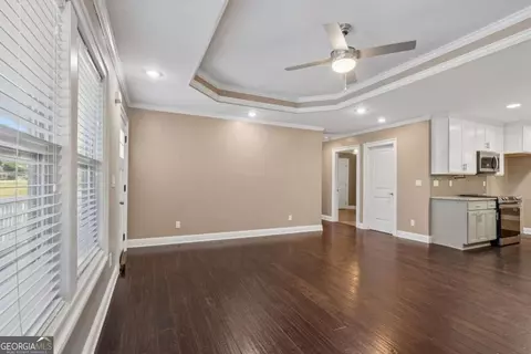 Living - 112 E Stephens St, Winder, GA 30680 photo 6 of 7