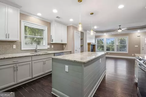 Kitchen - 112 E Stephens St, Winder, GA 30680 photo 3 of 4
