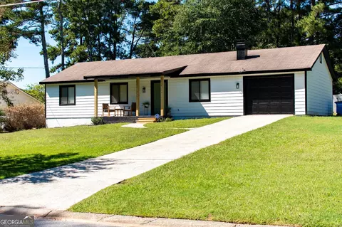 1077 Sawgrass Ct SW, Lilburn, GA 30047