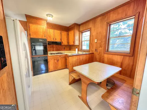 Kitchen - 136 S Chilton Cres, Lagrange, GA 30240 photo 1 of 3