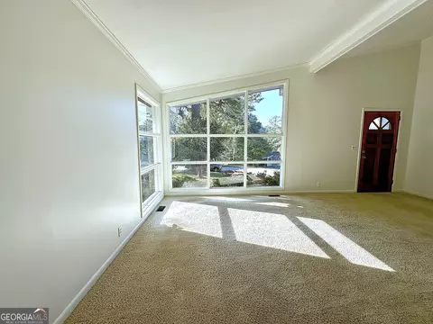 Living - 136 S Chilton Cres, Lagrange, GA 30240 photo 3 of 4