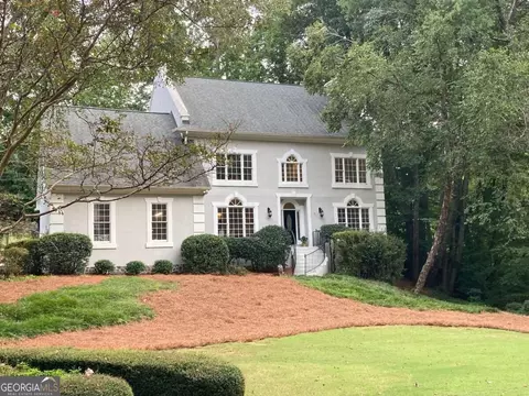 5830 Plantation Dr, Roswell, GA 30075