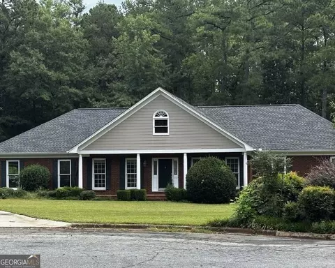 560 Saddle Crest Dr, Roswell, GA 30075