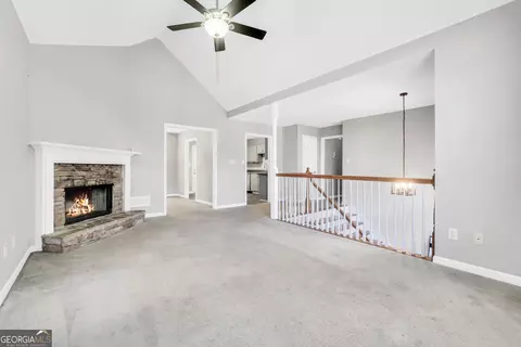 Living - 105 Dawn Ct, Jackson, GA 30233 photo 4 of 5