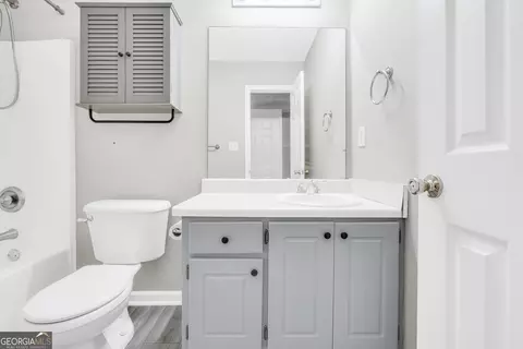 Bath - 105 Dawn Ct, Jackson, GA 30233 photo 6 of 8