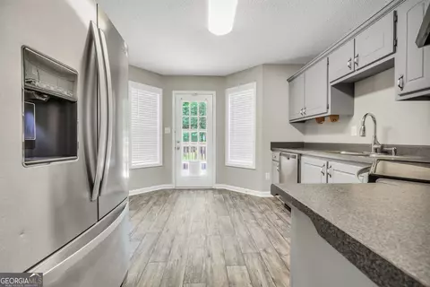 Kitchen - 105 Dawn Ct, Jackson, GA 30233 photo 5 of 5