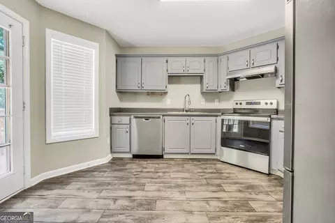 Kitchen - 105 Dawn Ct, Jackson, GA 30233 photo 1 of 5