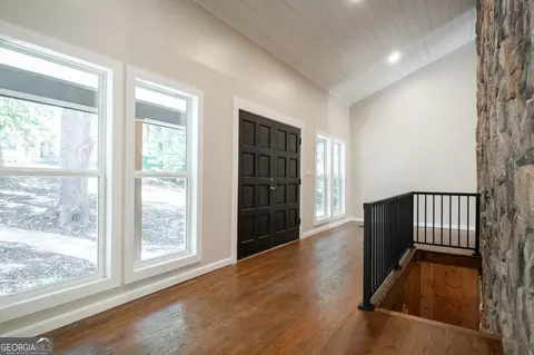 Entry Way - 160 Lake Forest Dr, Athens, GA 30607 photo 3 of 6