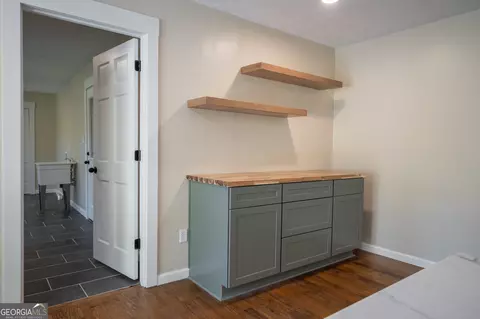 Entry Way - 160 Lake Forest Dr, Athens, GA 30607 photo 4 of 6