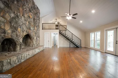 Living - 160 Lake Forest Dr, Athens, GA 30607 photo 2 of 15