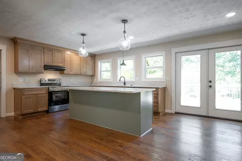 Kitchen - 160 Lake Forest Dr, Athens, GA 30607 photo 4 of 8