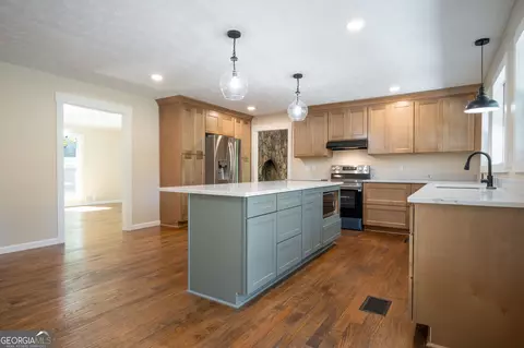 Kitchen - 160 Lake Forest Dr, Athens, GA 30607 photo 6 of 8