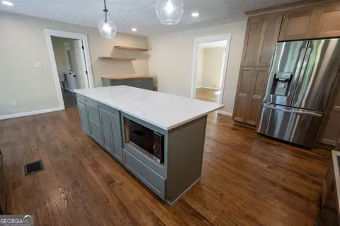 Kitchen - 160 Lake Forest Dr, Athens, GA 30607 photo 8 of 8
