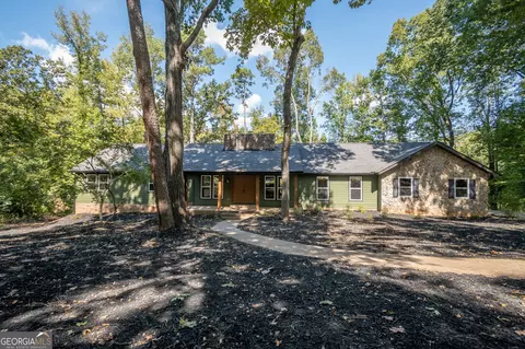 Exterior - 160 Lake Forest Dr, Athens, GA 30607 photo 4 of 8