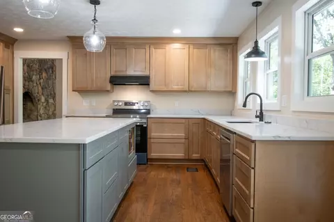 Kitchen - 160 Lake Forest Dr, Athens, GA 30607 photo 7 of 8