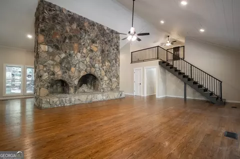 Living - 160 Lake Forest Dr, Athens, GA 30607 photo 3 of 15