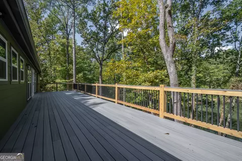 Exterior - 160 Lake Forest Dr, Athens, GA 30607 photo 7 of 8