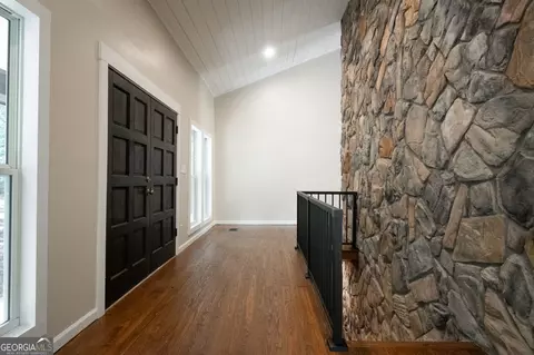 Entry Way - 160 Lake Forest Dr, Athens, GA 30607 photo 2 of 6