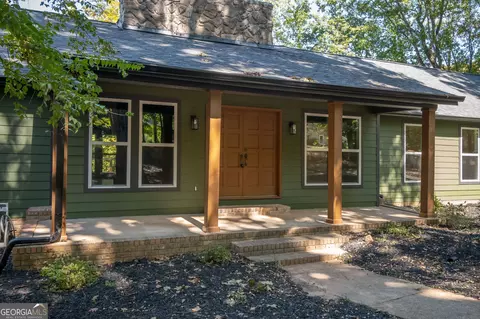 Exterior - 160 Lake Forest Dr, Athens, GA 30607 photo 2 of 8