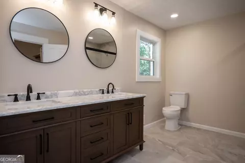 Bath - 160 Lake Forest Dr, Athens, GA 30607 photo 5 of 10